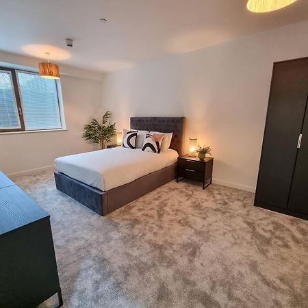 Stunning 4-Bedroom Townhouse With Free Parking Manchester Eksteriør billede
