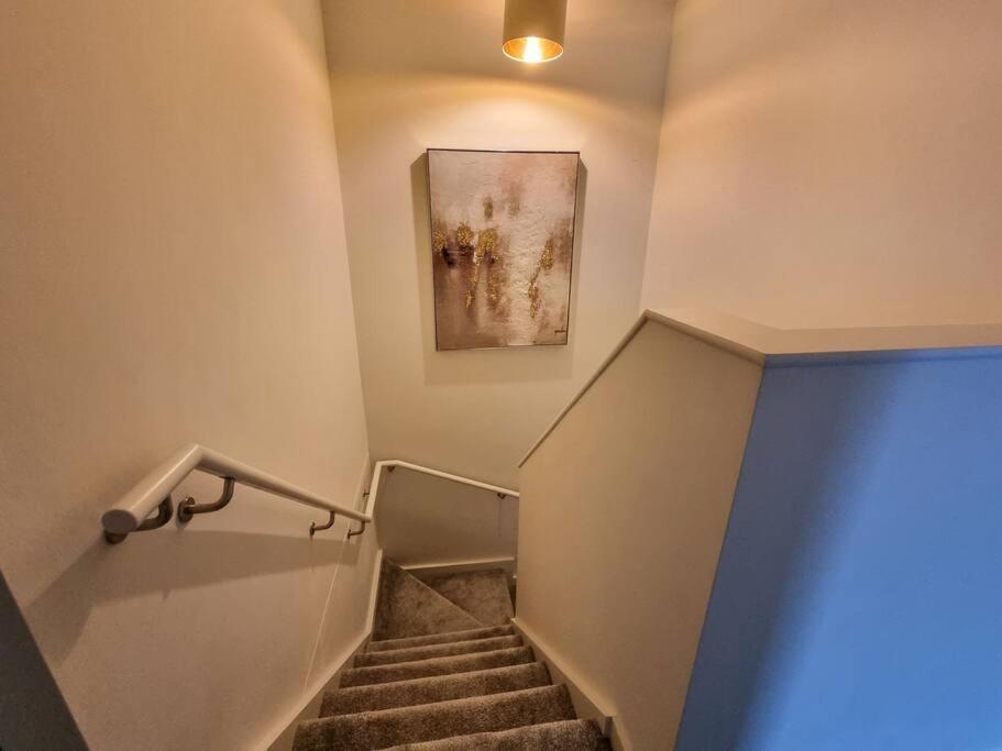 Stunning 4-Bedroom Townhouse With Free Parking Manchester Eksteriør billede