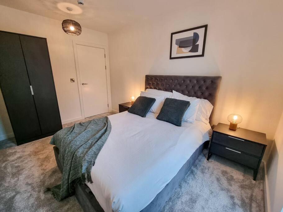 Stunning 4-Bedroom Townhouse With Free Parking Manchester Eksteriør billede