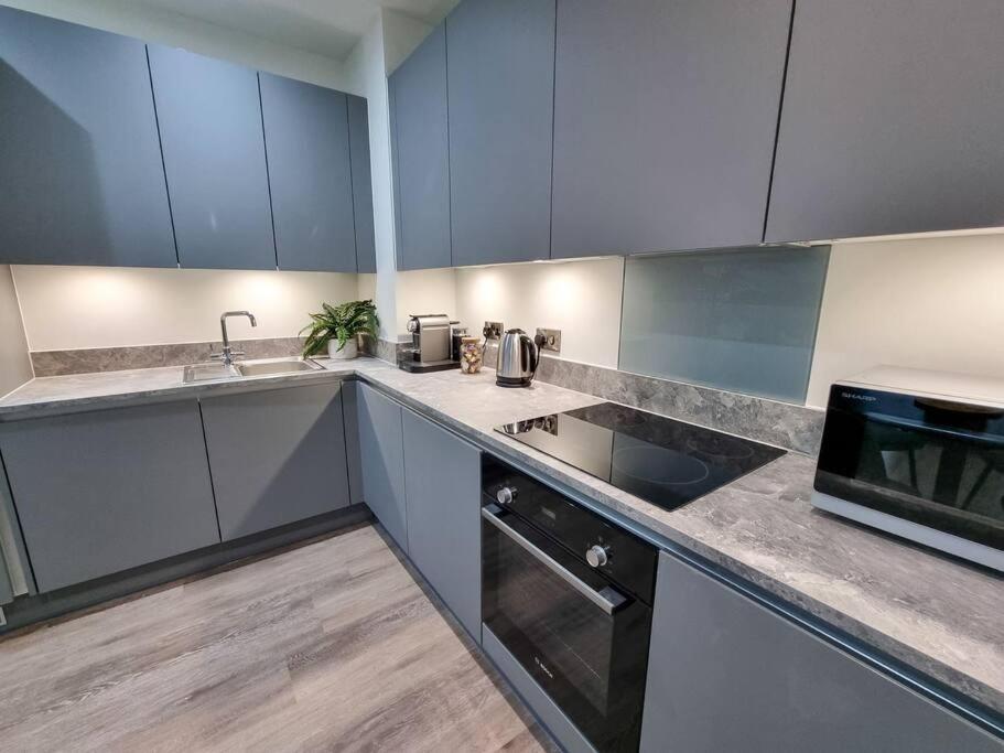 Stunning 4-Bedroom Townhouse With Free Parking Manchester Eksteriør billede