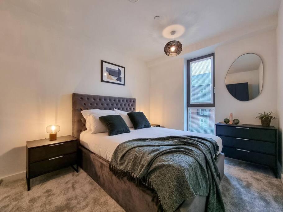 Stunning 4-Bedroom Townhouse With Free Parking Manchester Eksteriør billede